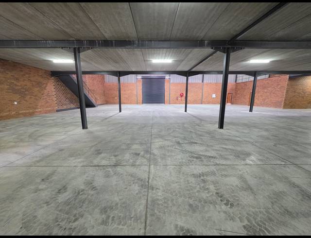 977M² WAREHOUSE TO LET IN ORMONDE
